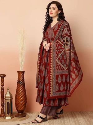 Women Printed Kurta Pant Dupatta Set